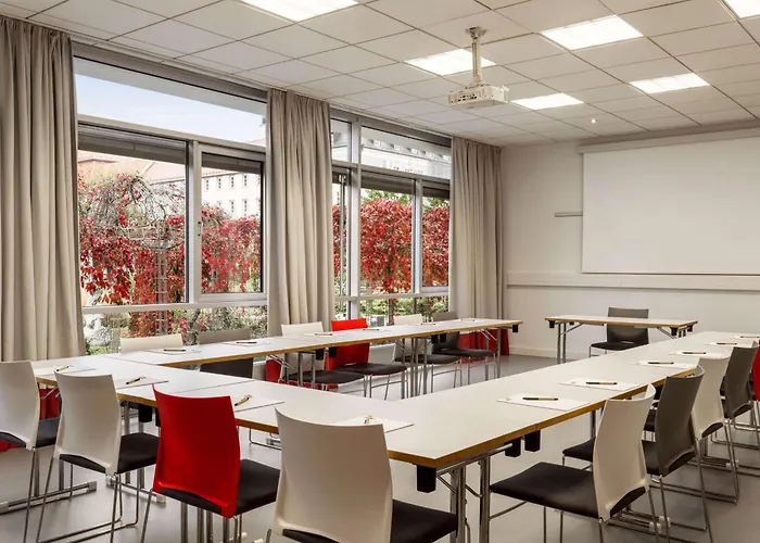 Vienna House Easy By Wyndham 4*