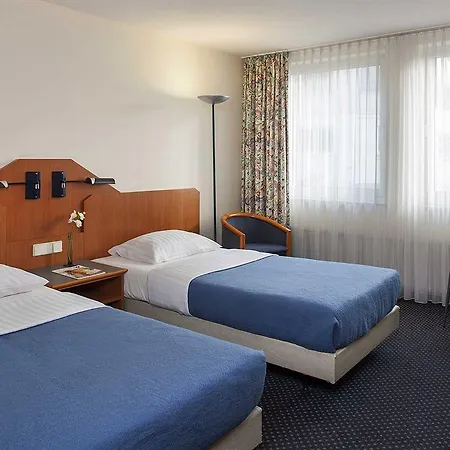 Vienna House Easy By Wyndham Hotel 4*