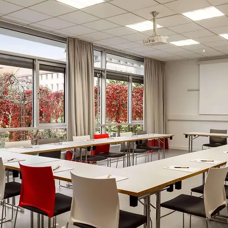 Vienna House Easy By Wyndham 4*