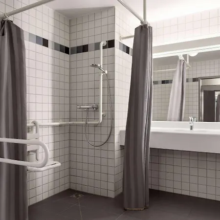 Vienna House Easy By Wyndham 4*