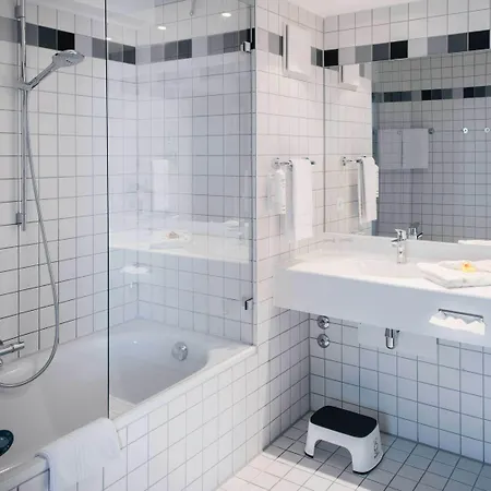 Vienna House Easy By Wyndham ホテル 4*