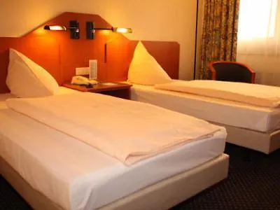 Vienna House Easy By Wyndham Hotel 4*