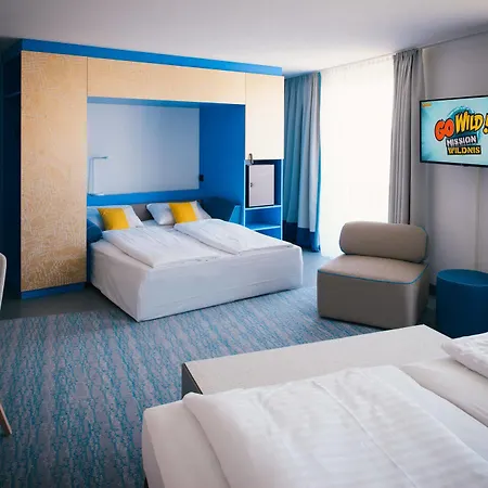 Vienna House Easy 4*